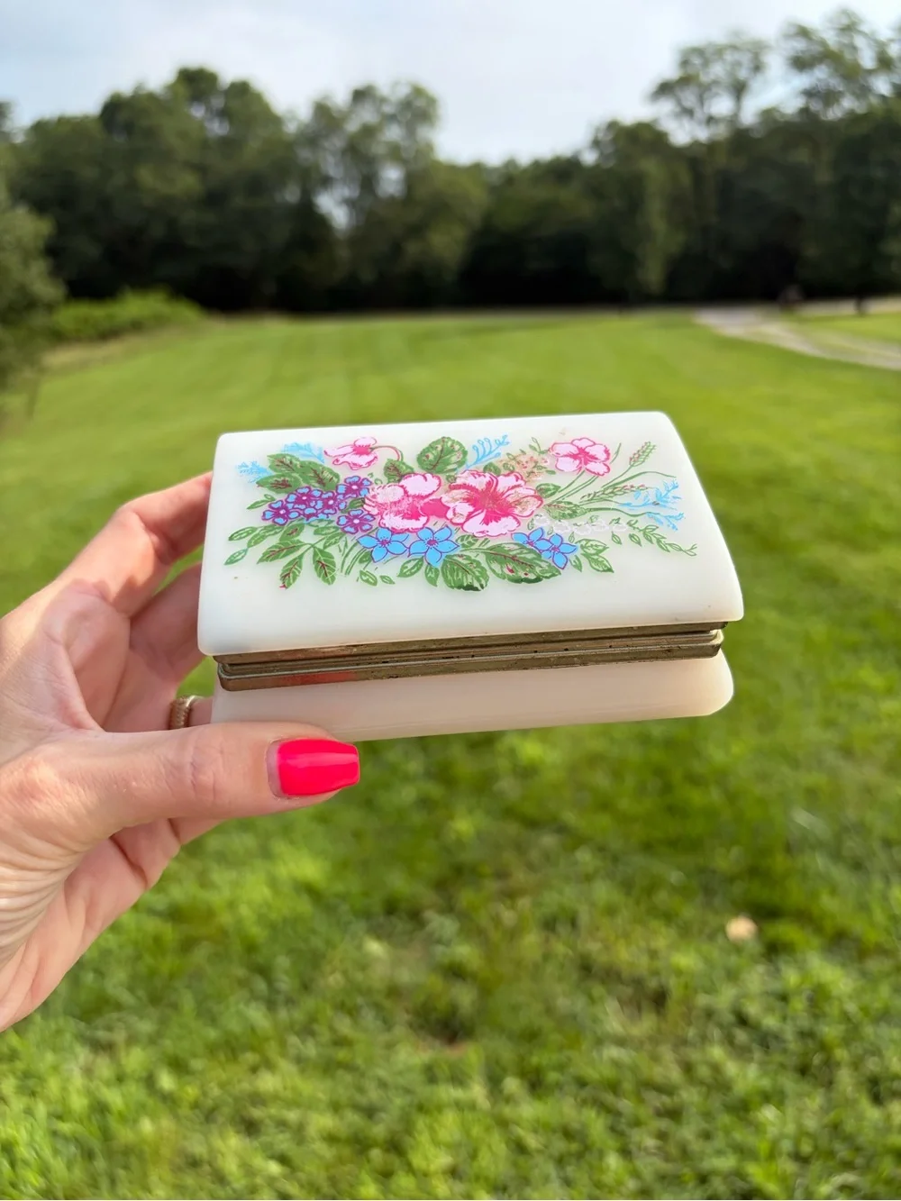 Vintage Jewlery Box Trinket Box Floral Plastic Lucite Made In Hong Kong